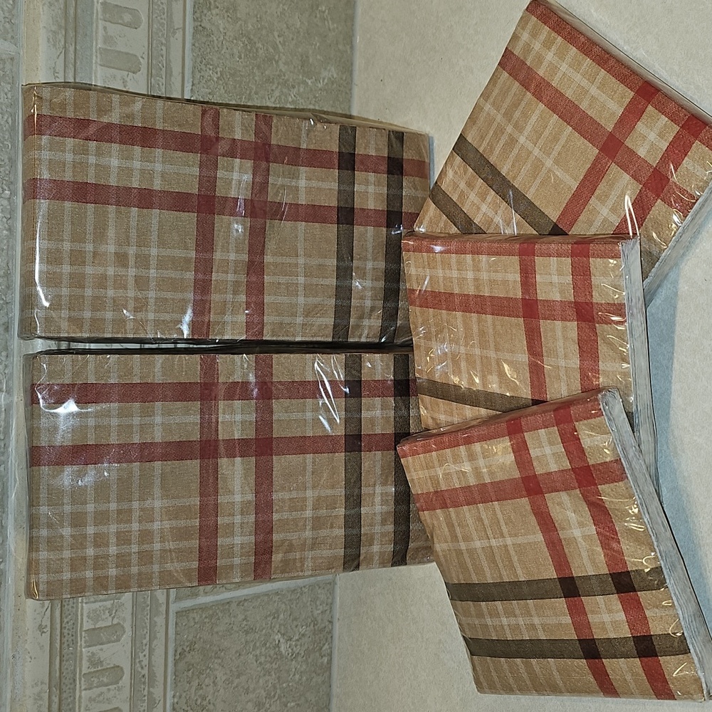 Hearth And Hand Plaid Napkins Set- 2 Guest Napkins 3 Beverage Napkins